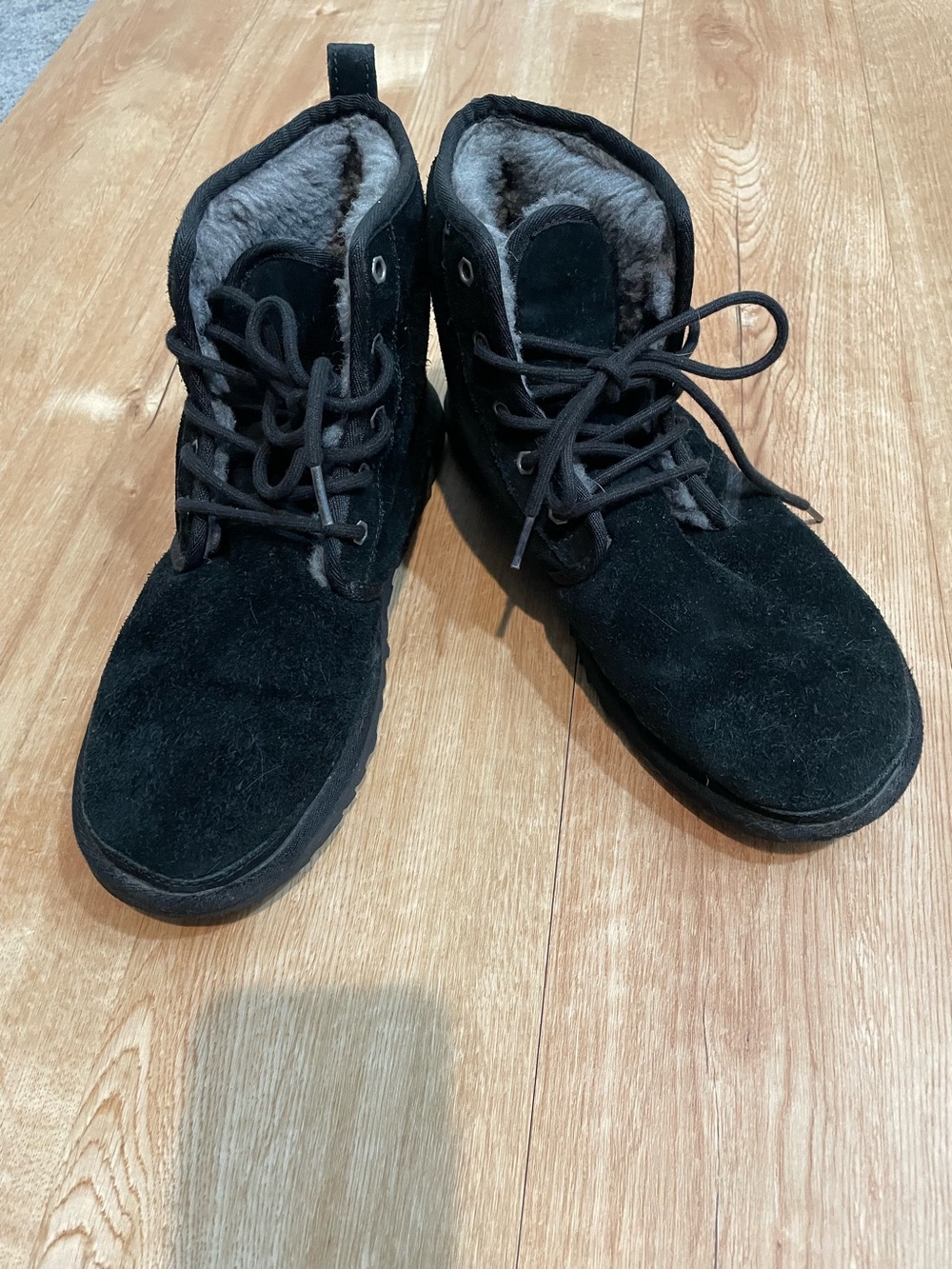 UGG Harkley Men’s Black Suede Shearling Lace Up Chukka Boots Size 9